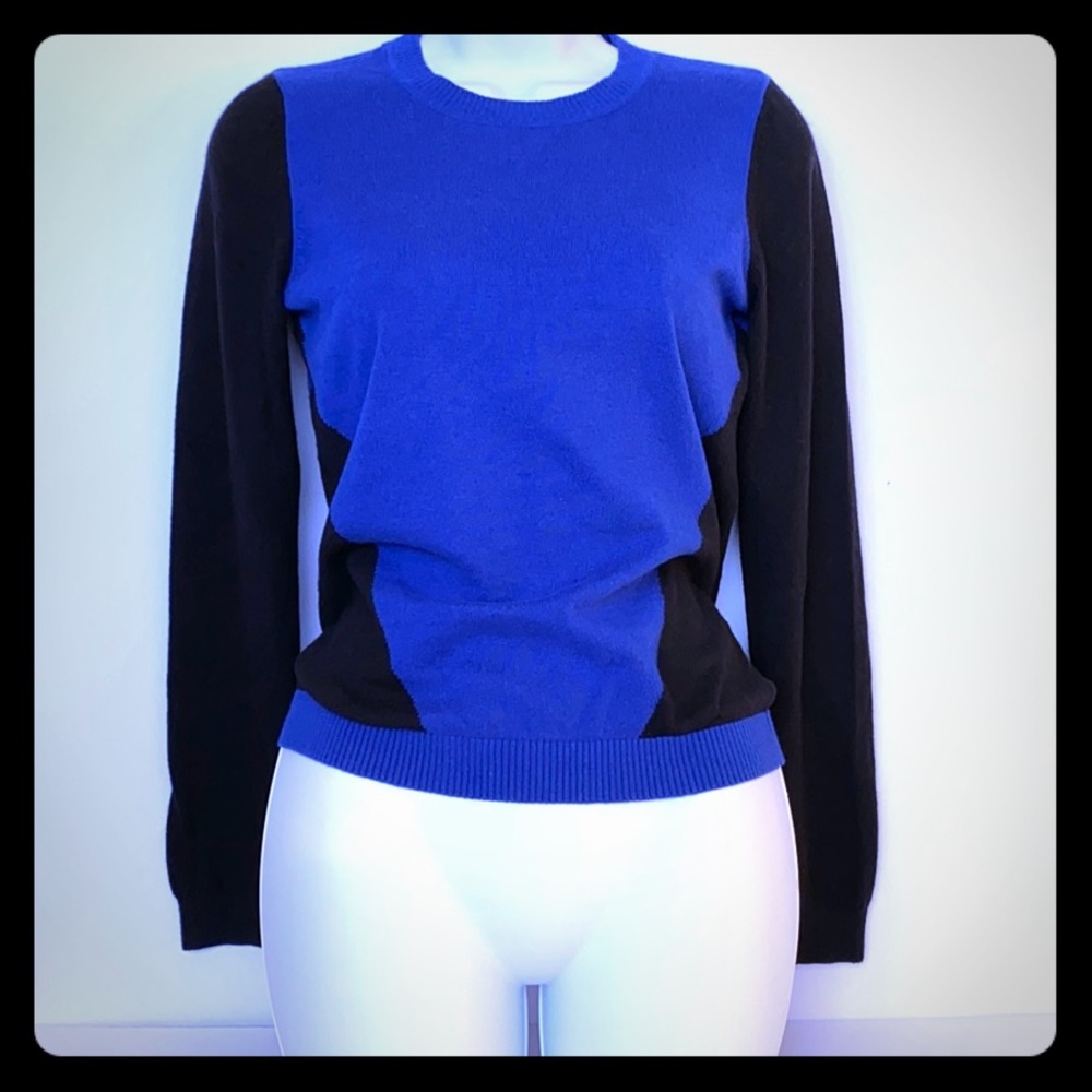 Two Tone Sweater in Black and Blue 🖤💙